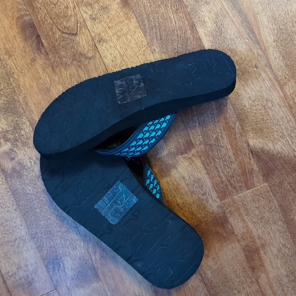 Vineyard Vines Kids Sandals Youth 3 - Picture 2 of 3